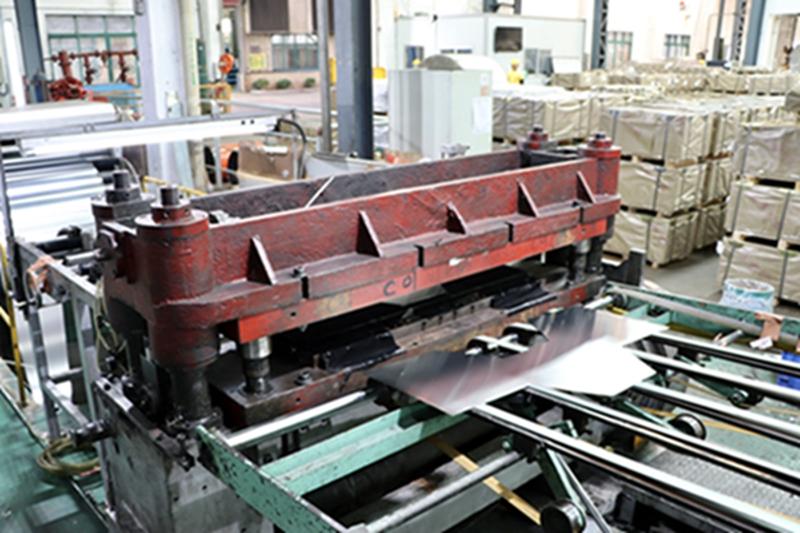 覆膜板生產(chǎn)設(shè)備